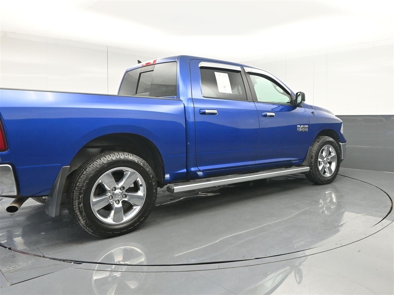 RAM 1500 SLT Crew Cab SWB 4WD 2017