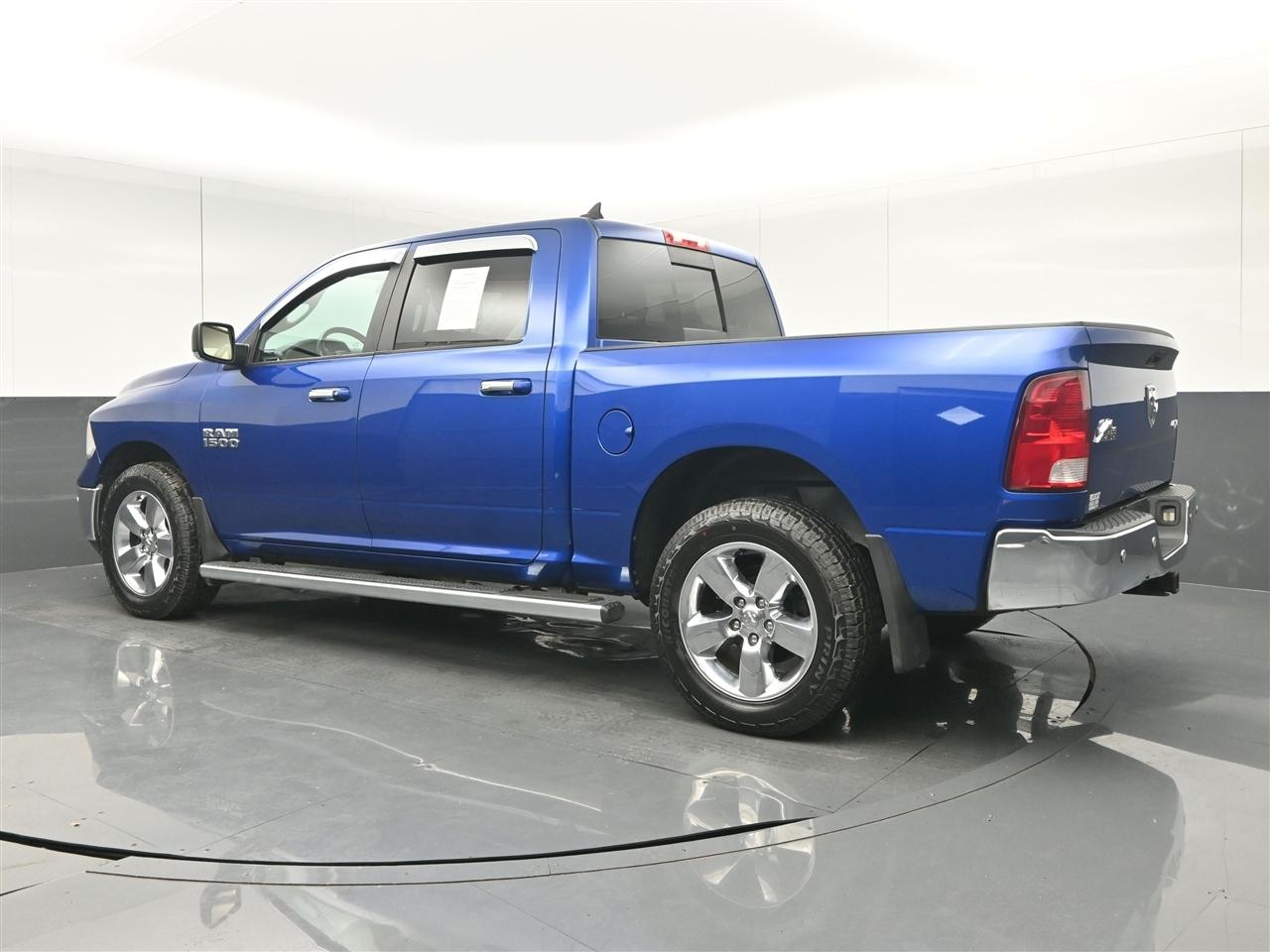 RAM 1500 SLT Crew Cab SWB 4WD 2017