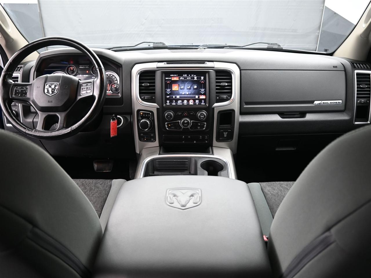 RAM 1500 SLT Crew Cab SWB 4WD 2017