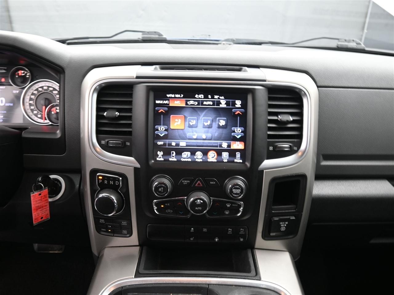 RAM 1500 SLT Crew Cab SWB 4WD 2017