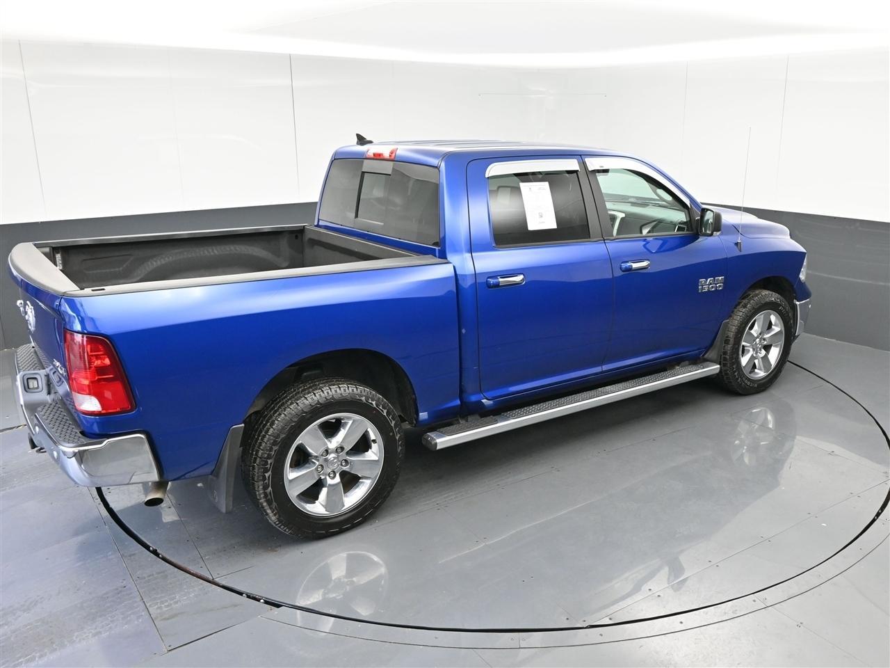 RAM 1500 SLT Crew Cab SWB 4WD 2017