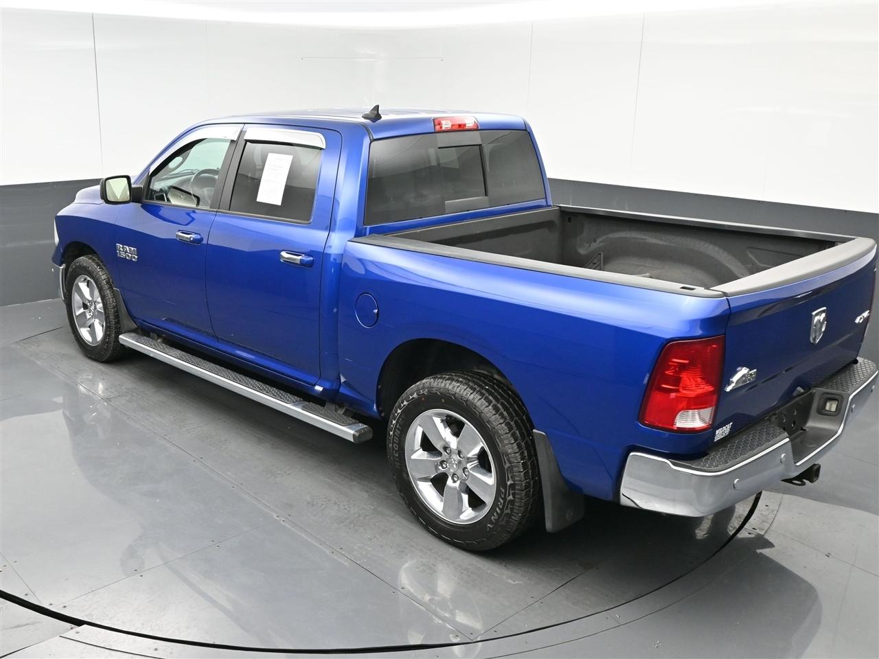 RAM 1500 SLT Crew Cab SWB 4WD 2017