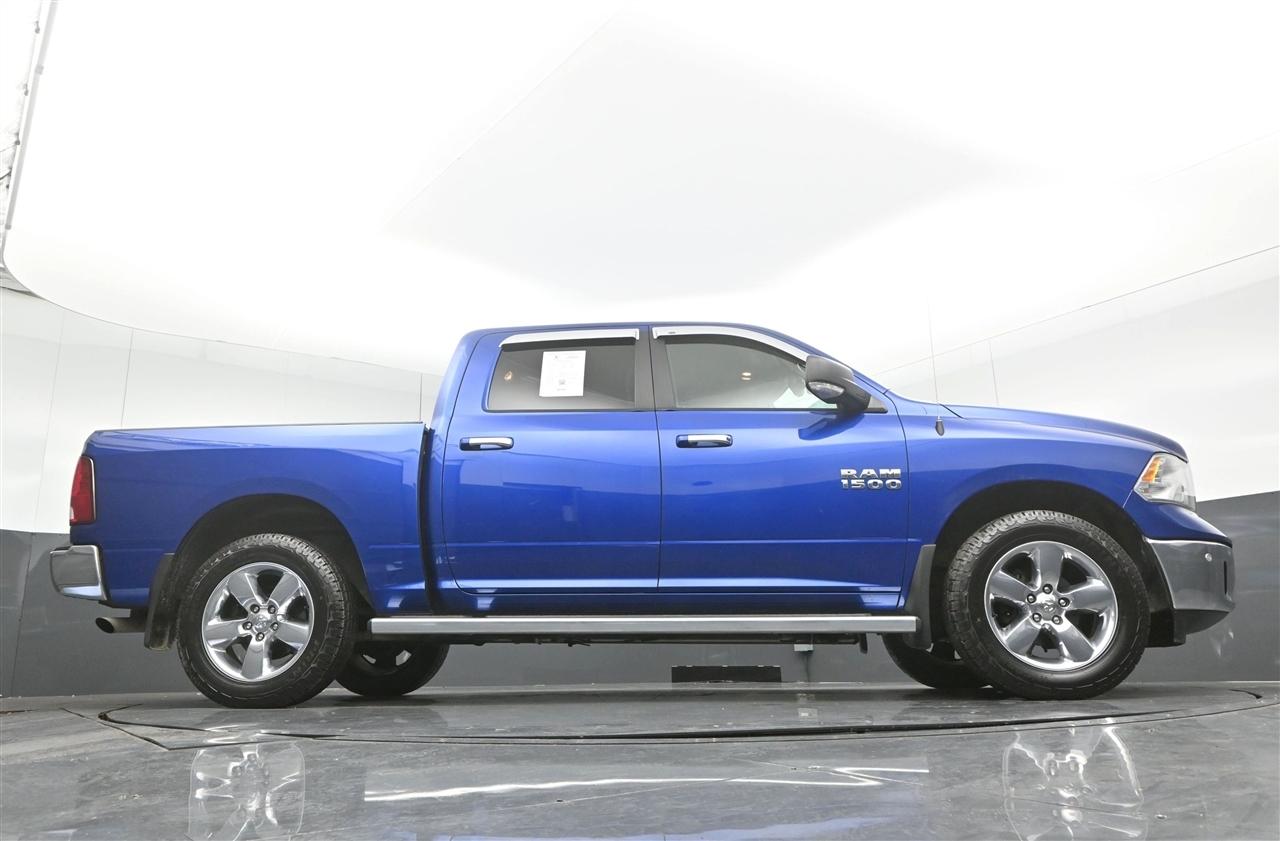 RAM 1500 SLT Crew Cab SWB 4WD 2017