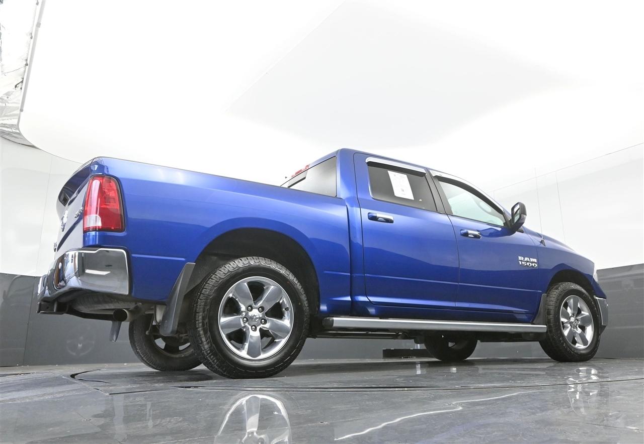 RAM 1500 SLT Crew Cab SWB 4WD 2017