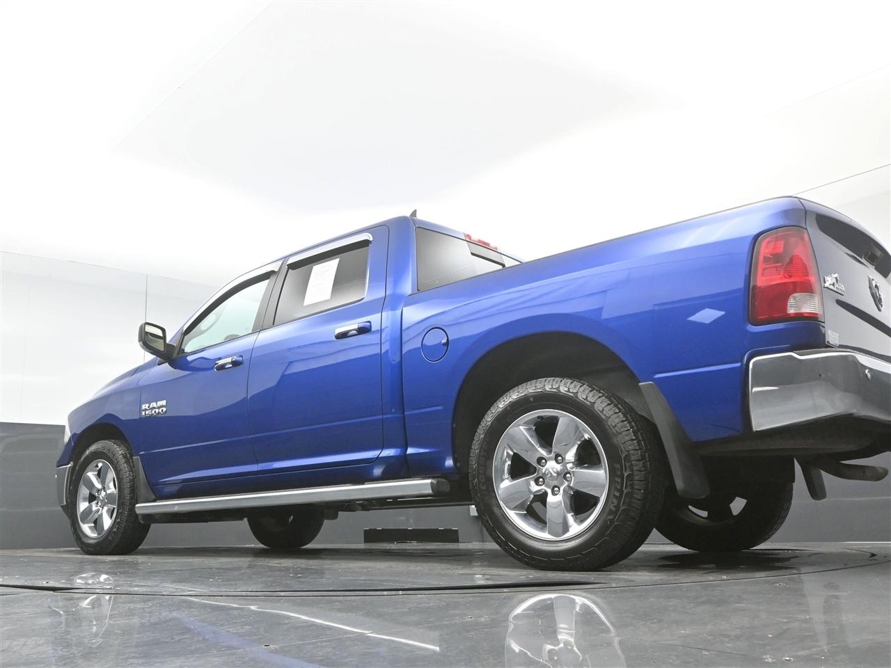 RAM 1500 SLT Crew Cab SWB 4WD 2017