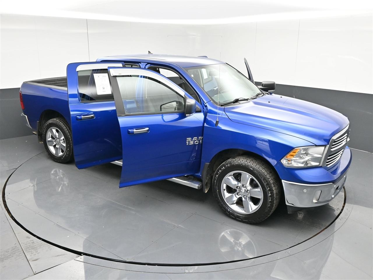 RAM 1500 SLT Crew Cab SWB 4WD 2017