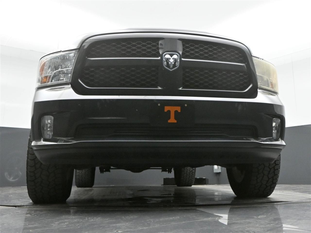 RAM 1500 Tradesman Quad Cab 4WD 2018