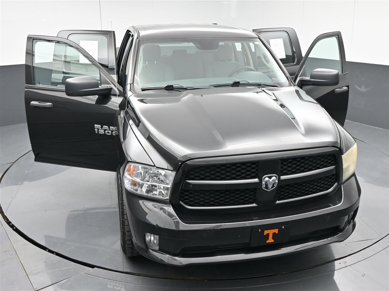 RAM 1500 Tradesman Quad Cab 4WD 2018