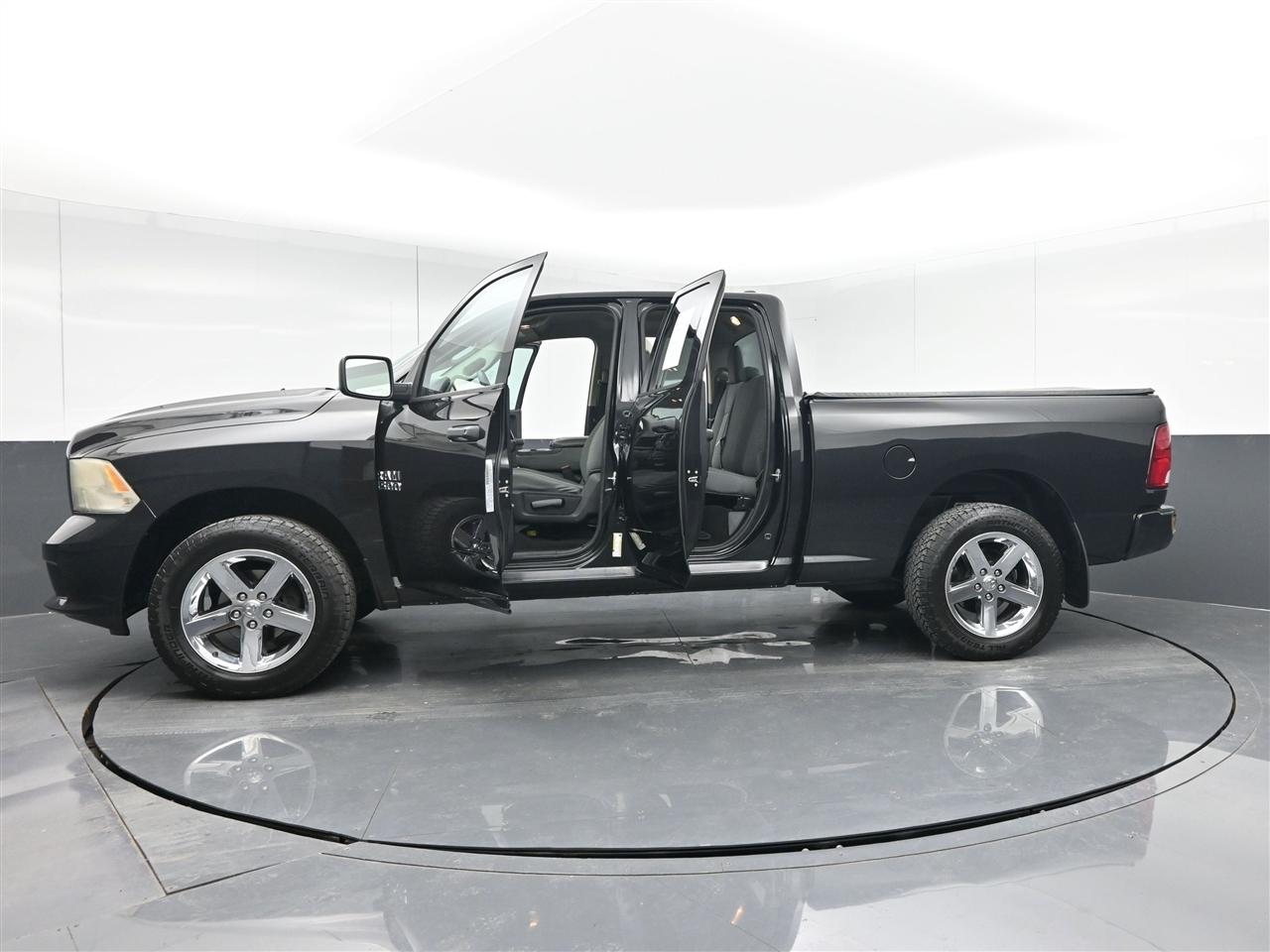 RAM 1500 Tradesman Quad Cab 4WD 2018