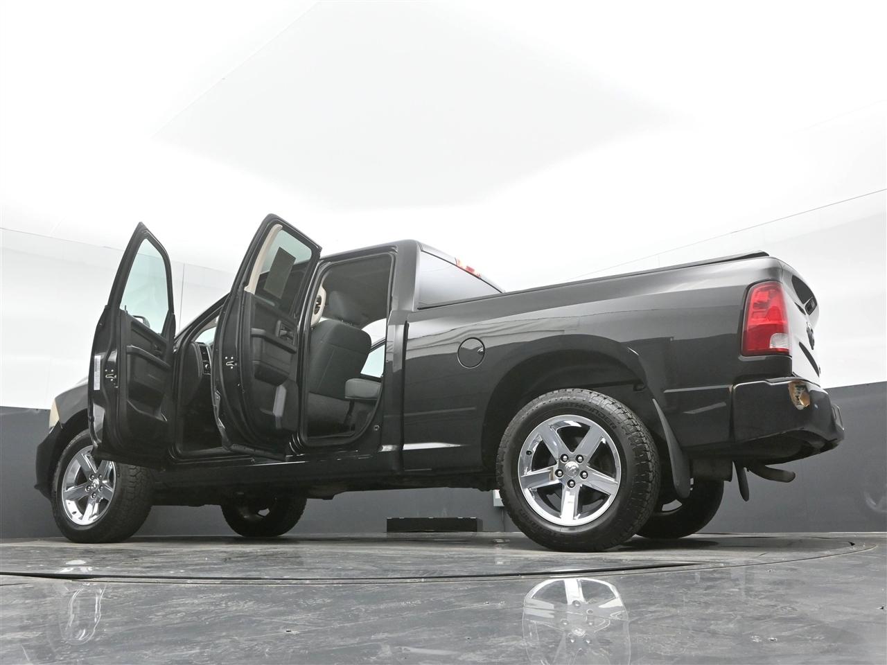 RAM 1500 Tradesman Quad Cab 4WD 2018