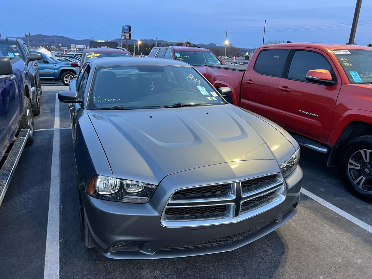 Dodge Charger SE 2011