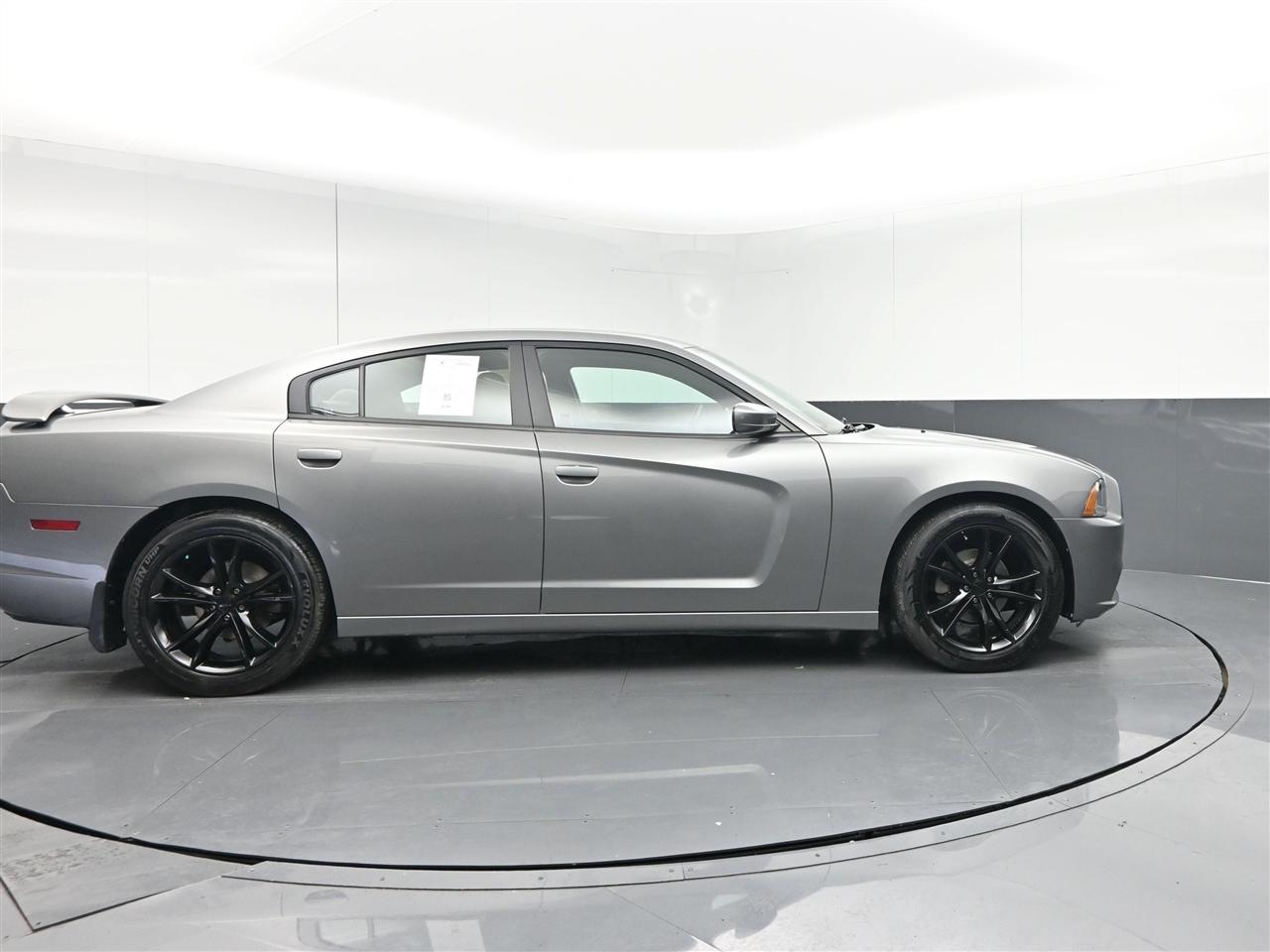Dodge Charger SE 2011