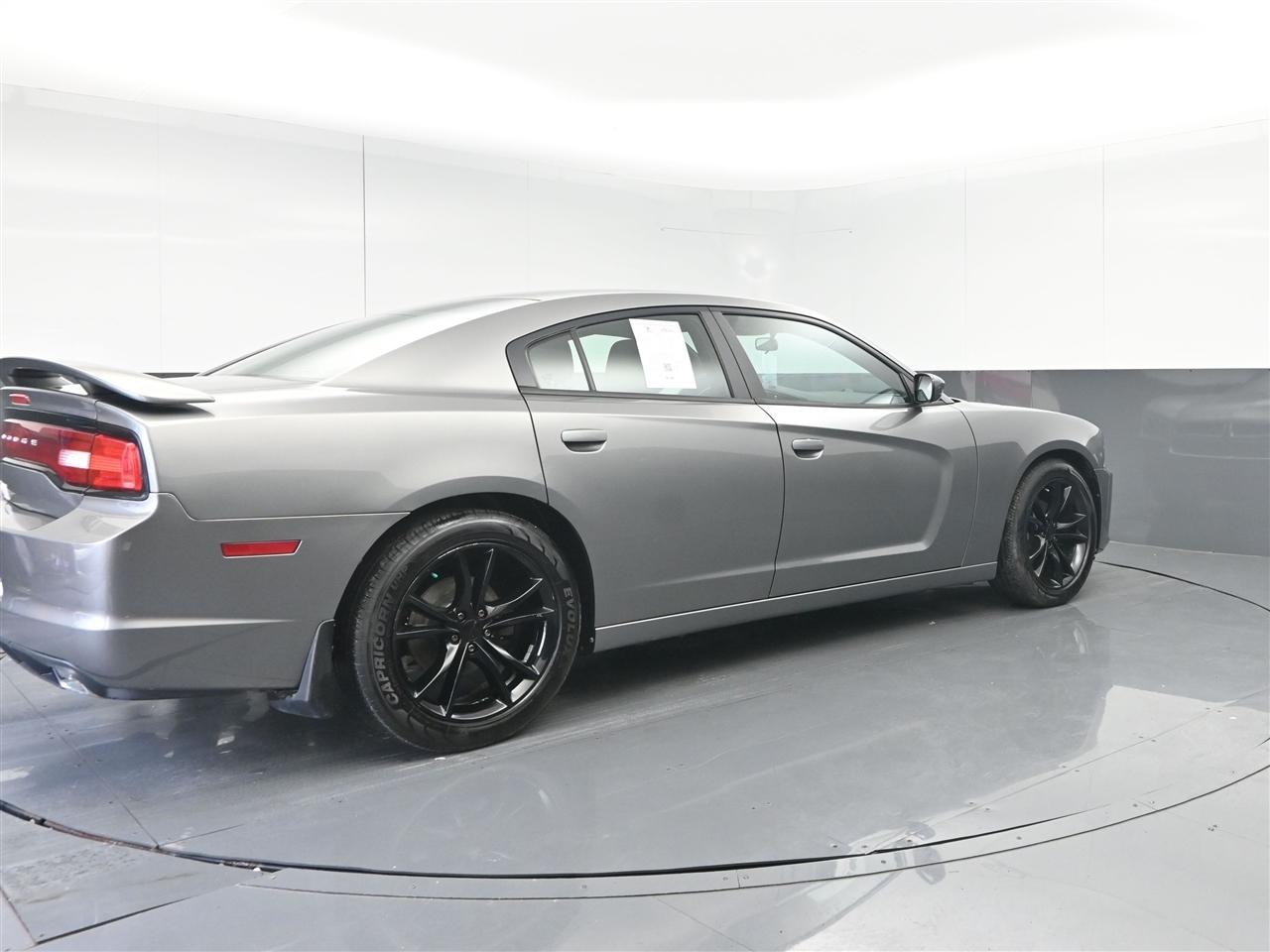 Dodge Charger SE 2011