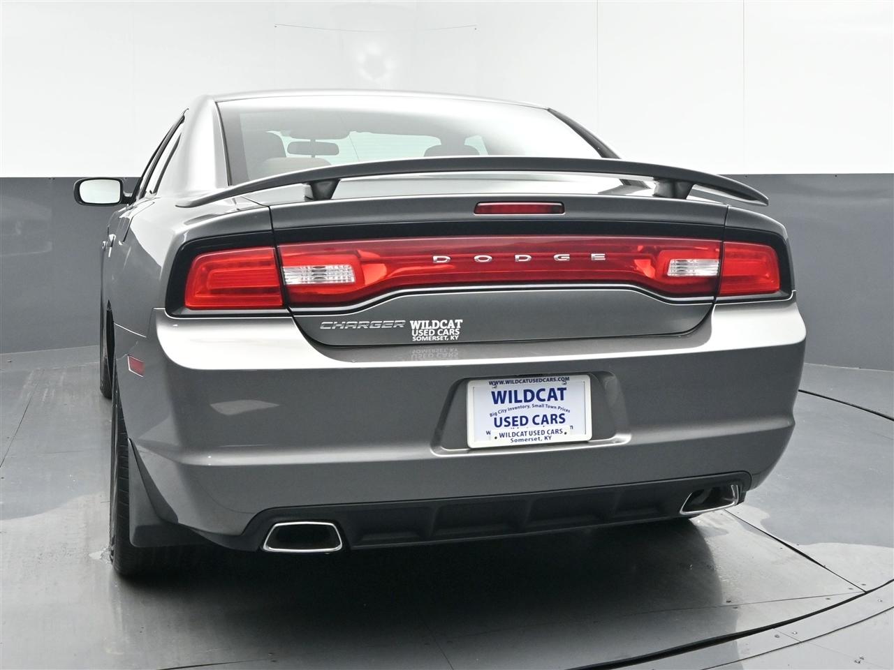 Dodge Charger SE 2011