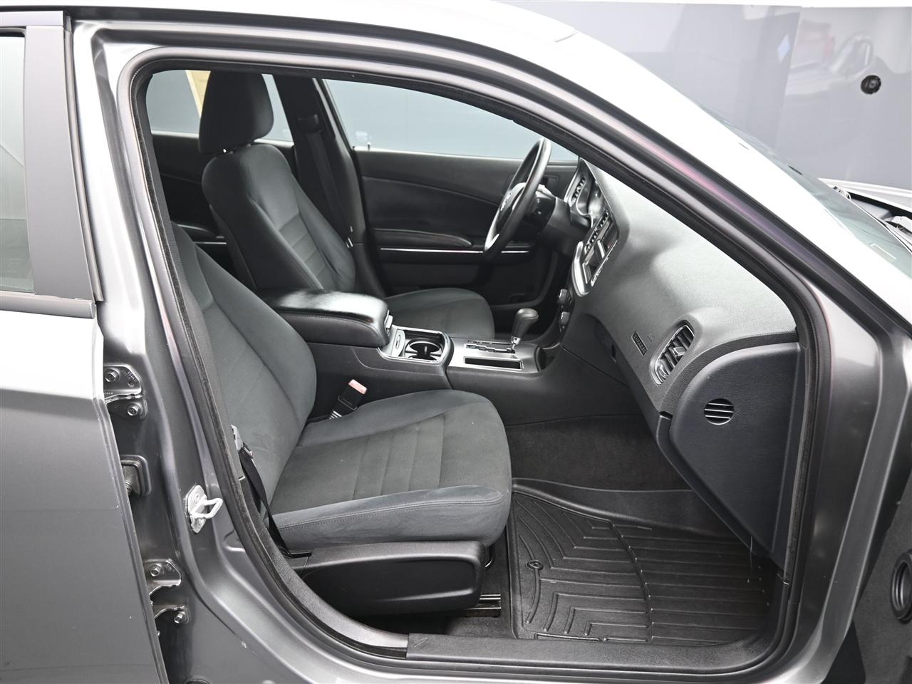 Dodge Charger SE 2011