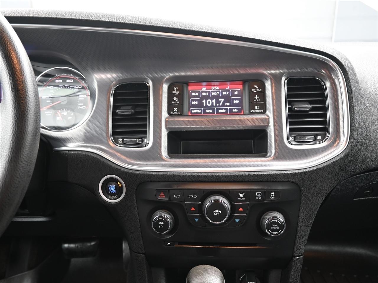 Dodge Charger SE 2011