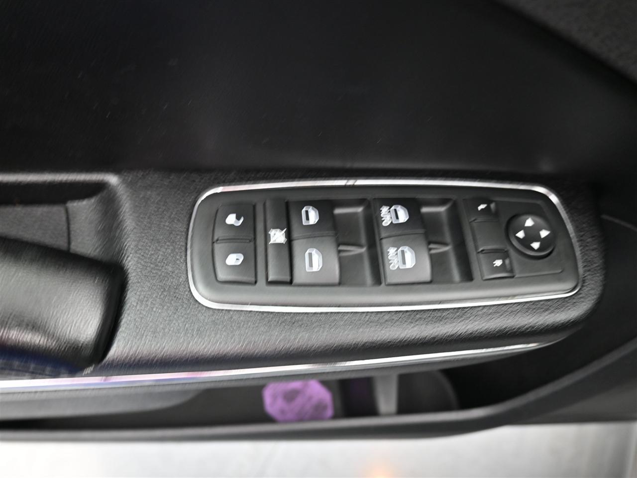 Dodge Charger SE 2011