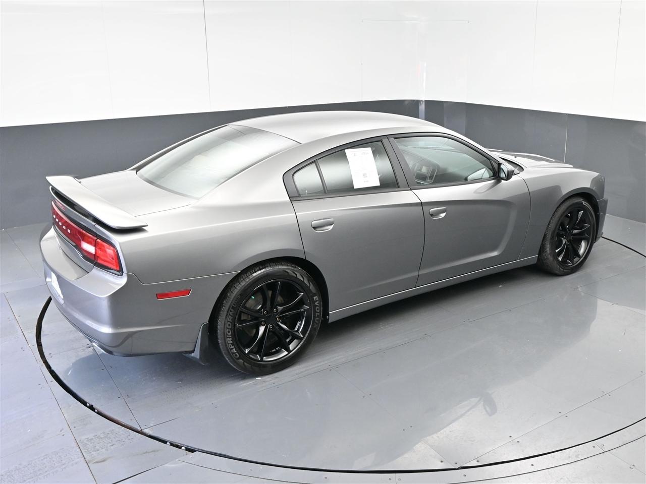 Dodge Charger SE 2011