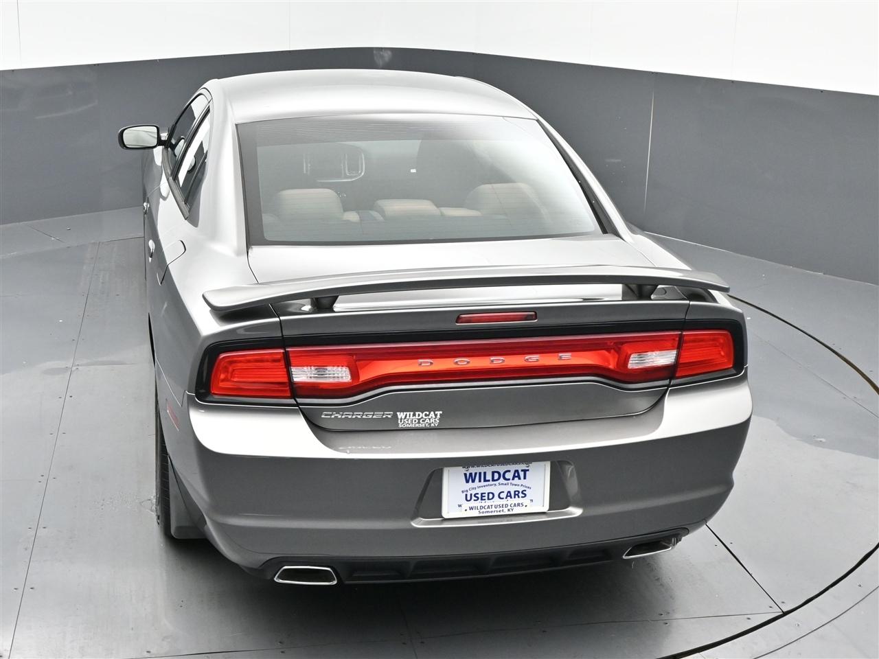 Dodge Charger SE 2011