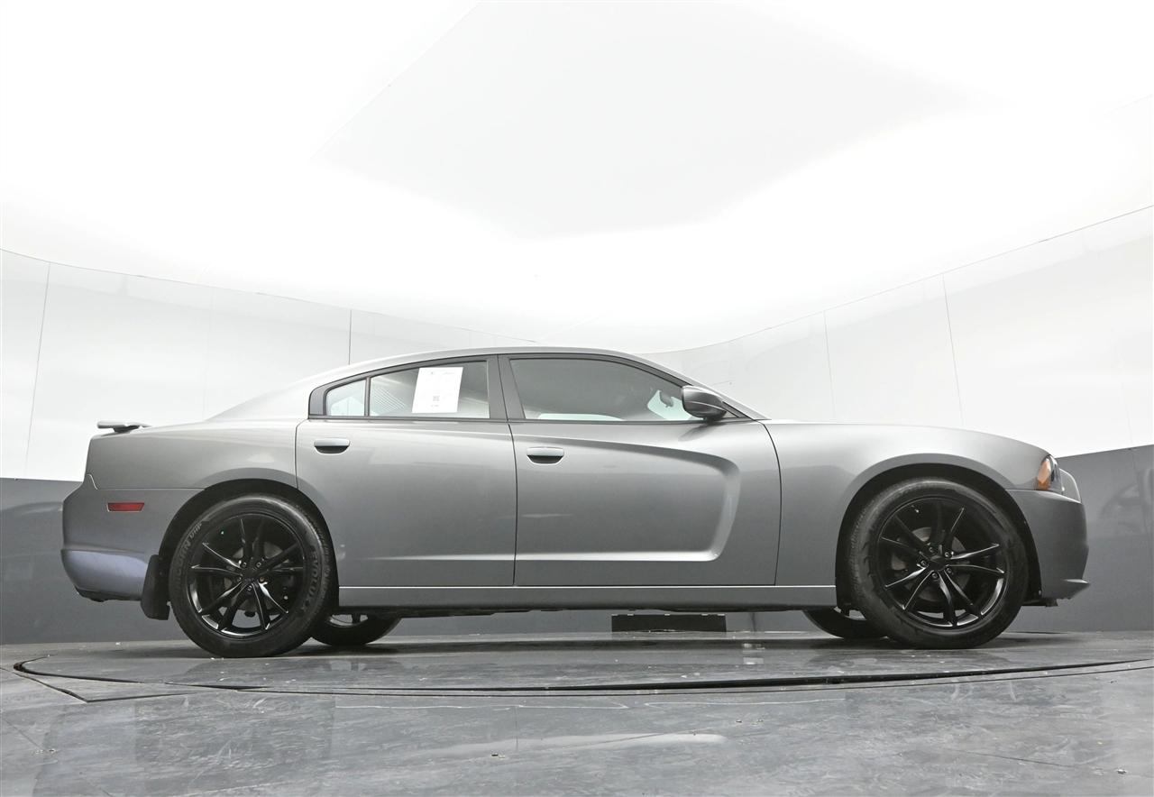 Dodge Charger SE 2011