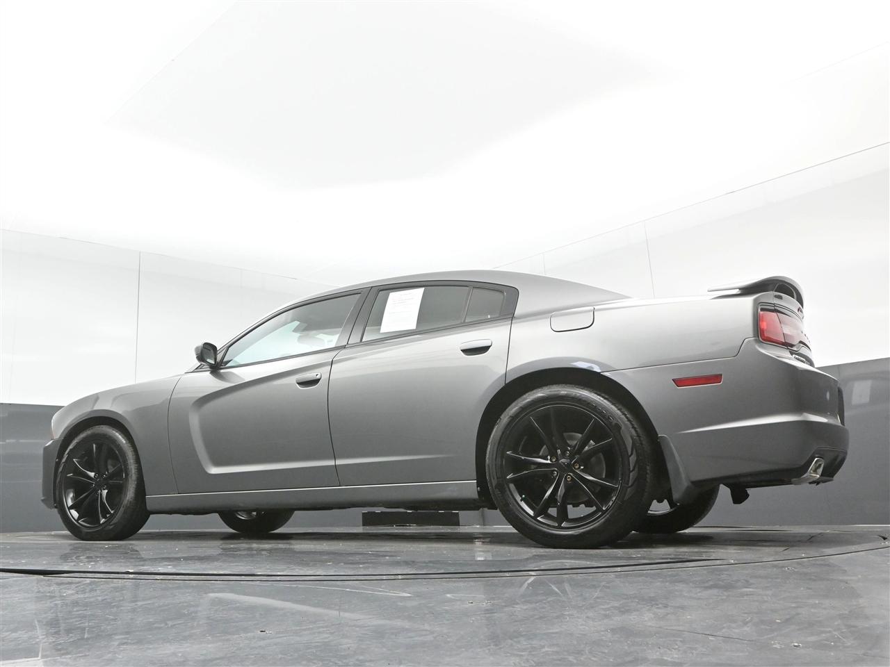 Dodge Charger SE 2011