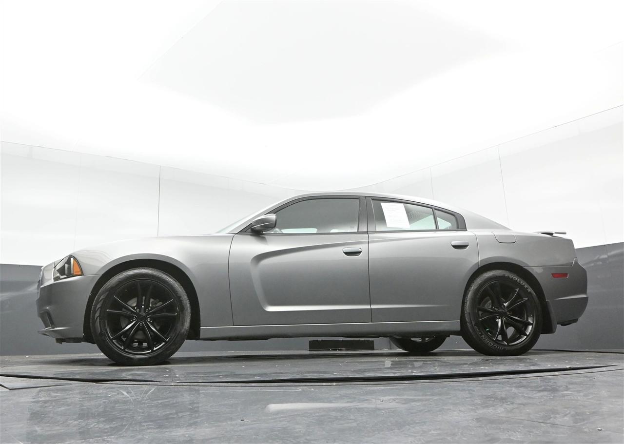 Dodge Charger SE 2011