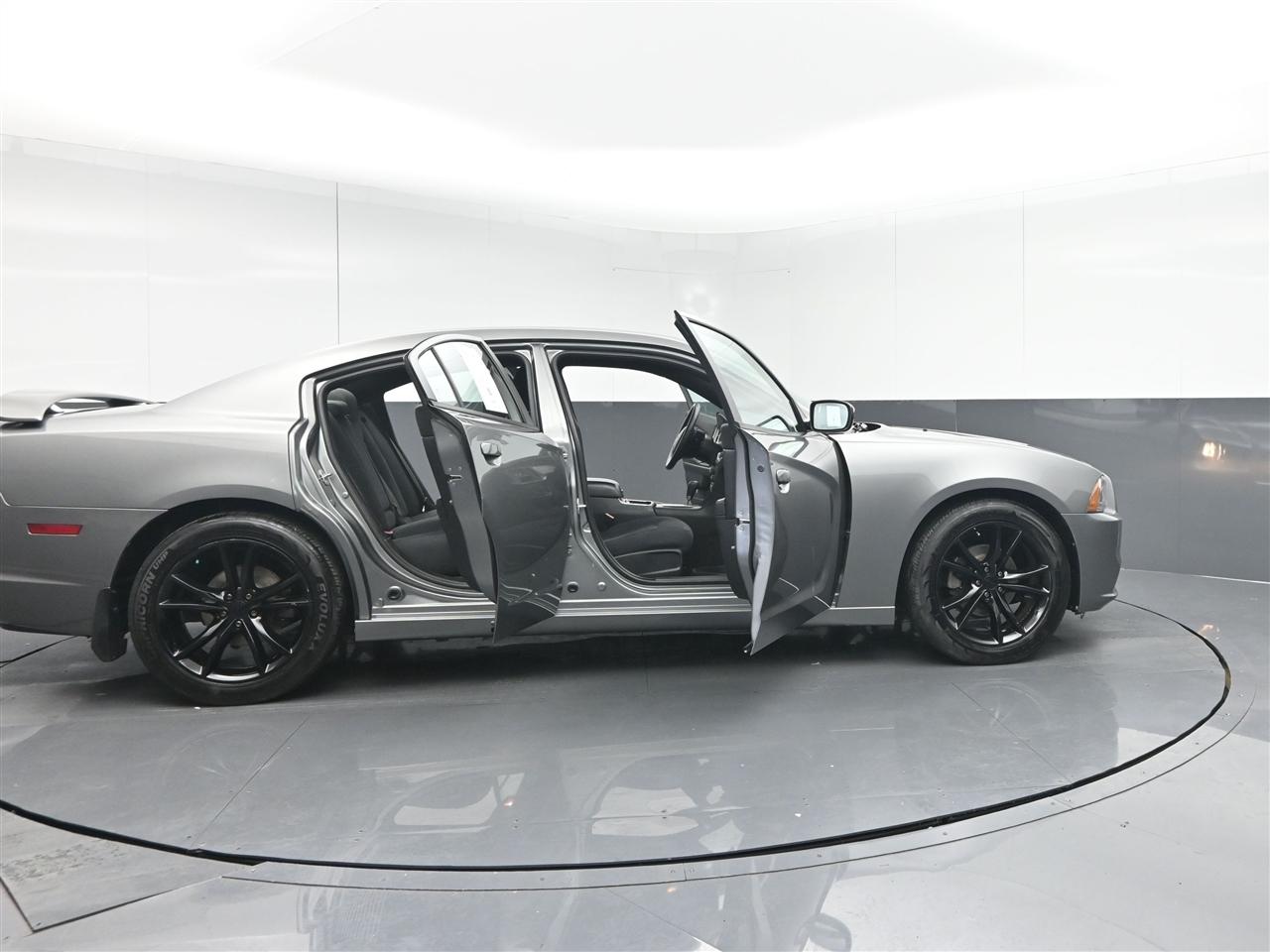 Dodge Charger SE 2011