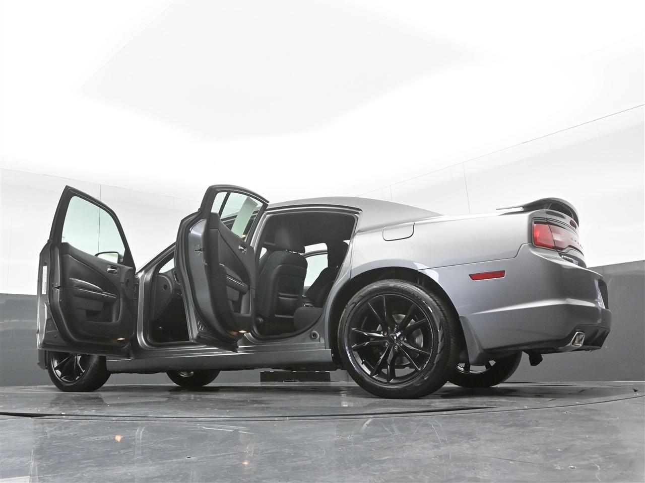 Dodge Charger SE 2011