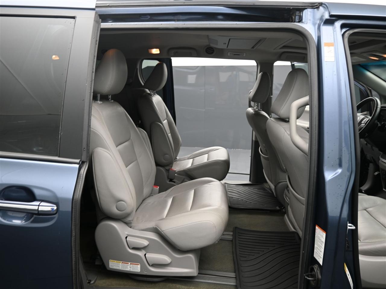 Toyota Sienna XLE 7-Passenger AWD 2017