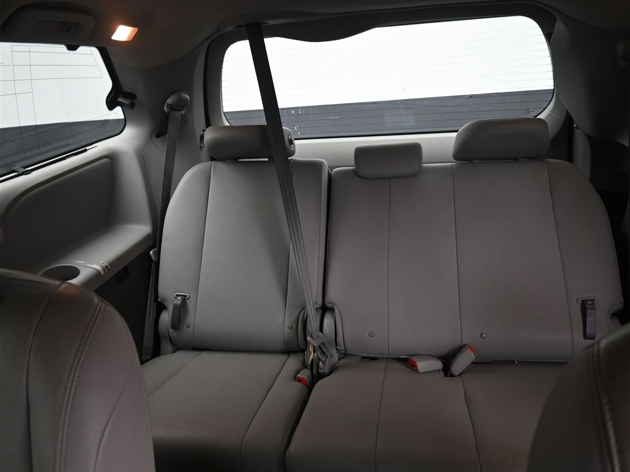 Toyota Sienna XLE 7-Passenger AWD 2017