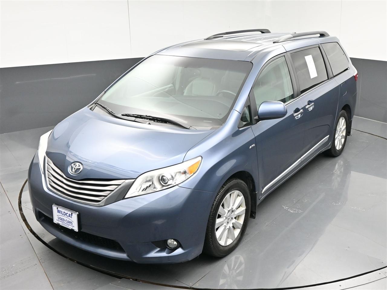 Toyota Sienna XLE 7-Passenger AWD 2017