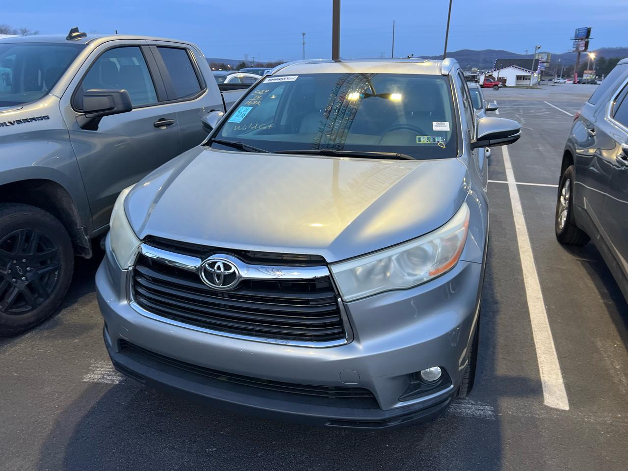 Toyota Highlander XLE AWD V6 2014
