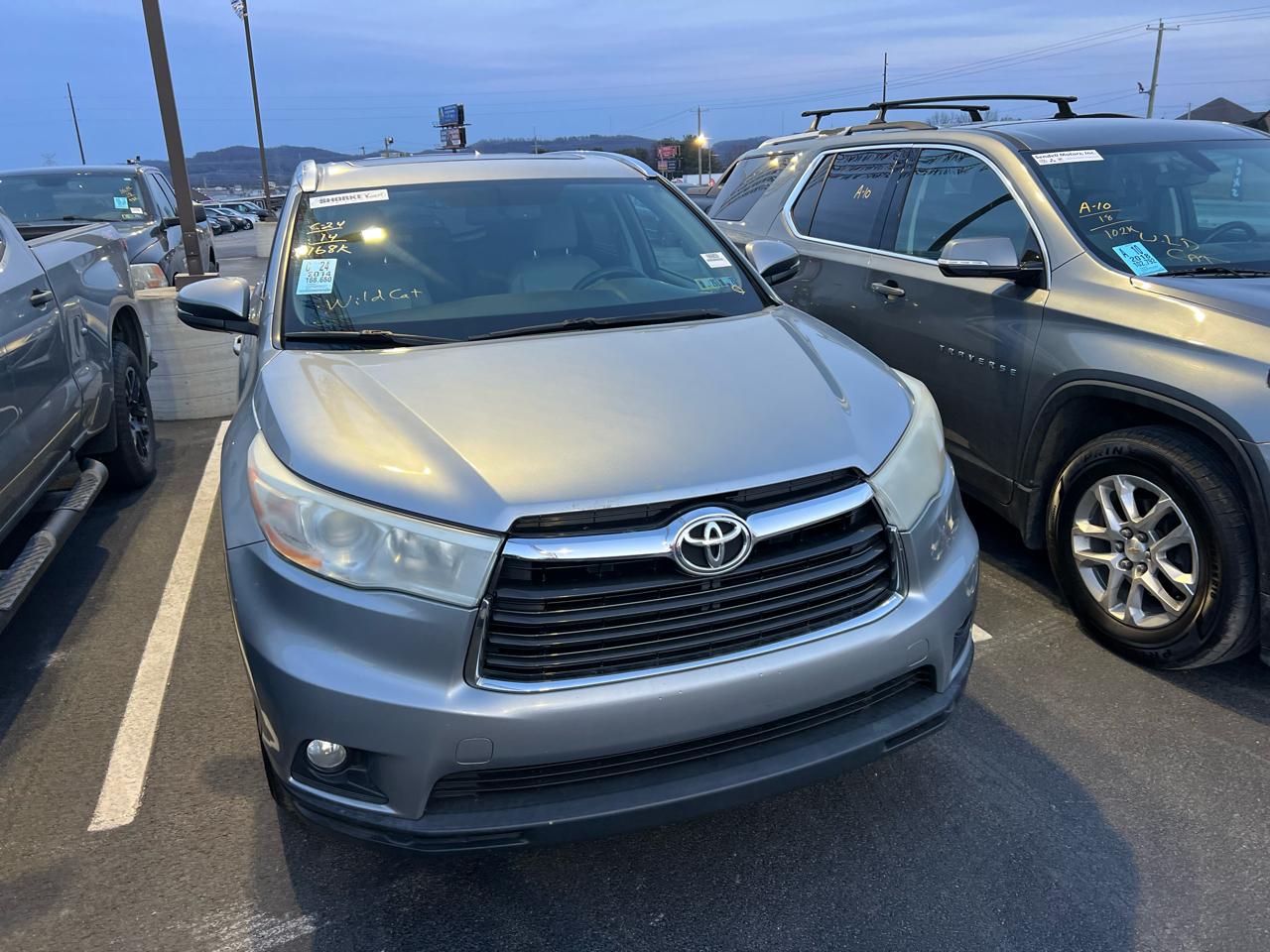 Toyota Highlander XLE AWD V6 2014