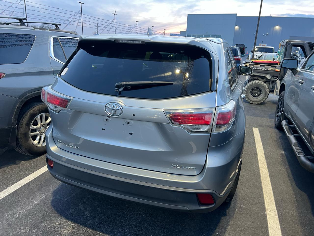 Toyota Highlander XLE AWD V6 2014