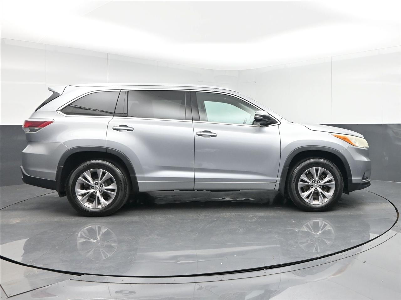 Toyota Highlander XLE AWD V6 2014