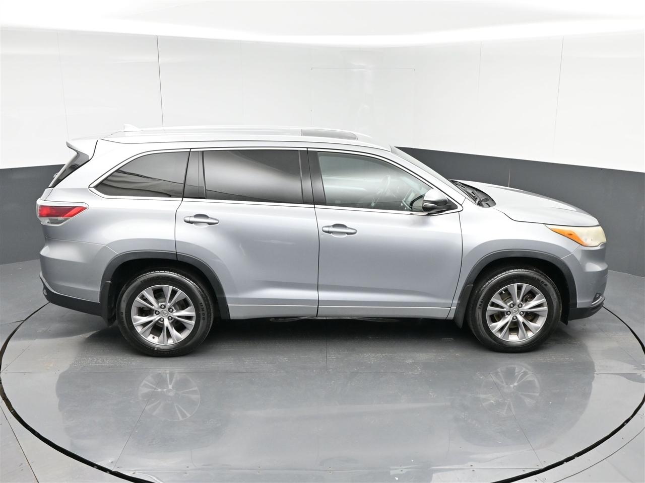 Toyota Highlander XLE AWD V6 2014