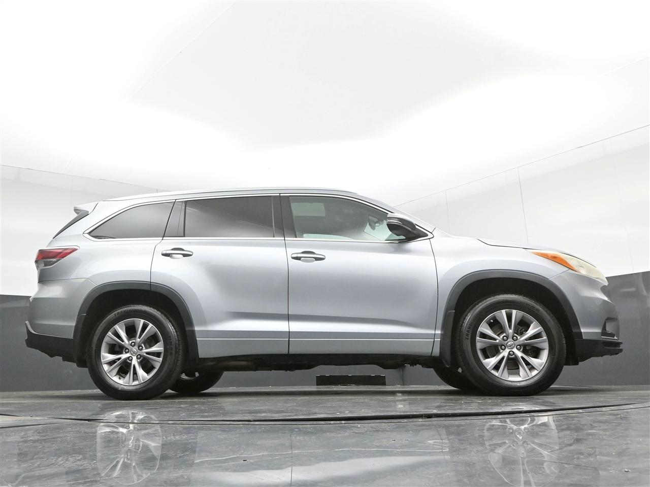 Toyota Highlander XLE AWD V6 2014