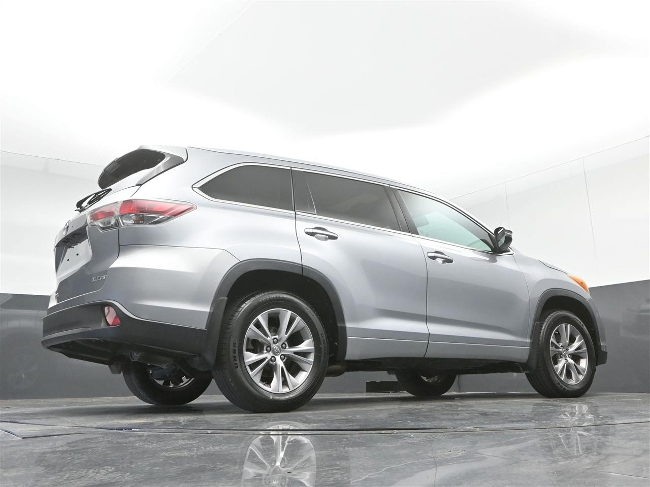 Toyota Highlander XLE AWD V6 2014