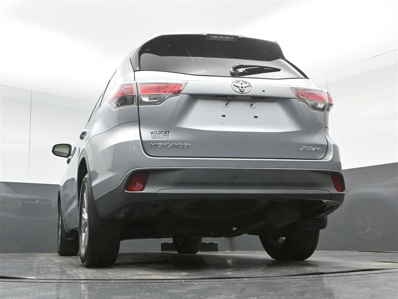 Toyota Highlander XLE AWD V6 2014