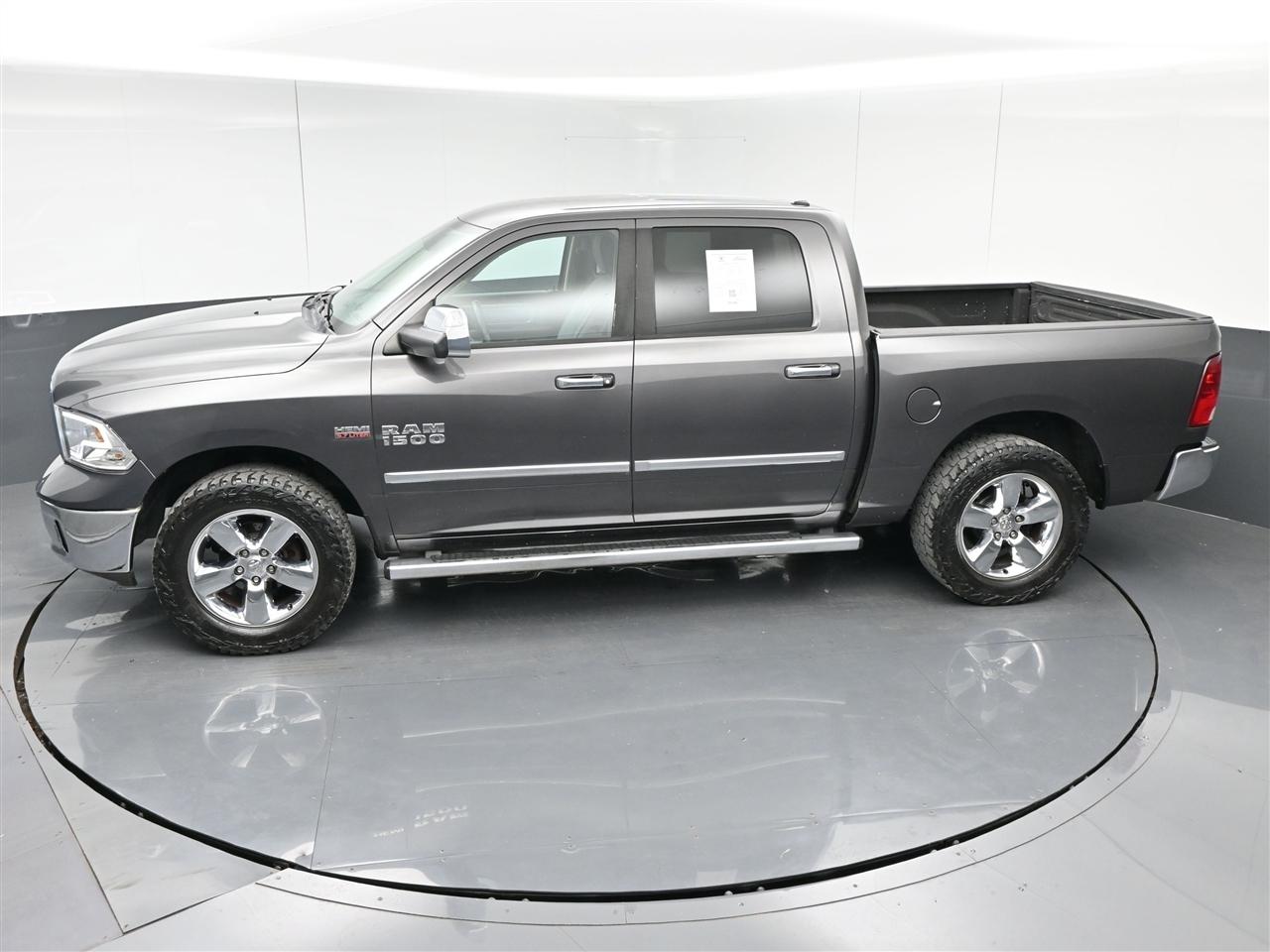 RAM 1500 SLT Crew Cab SWB 4WD 2014