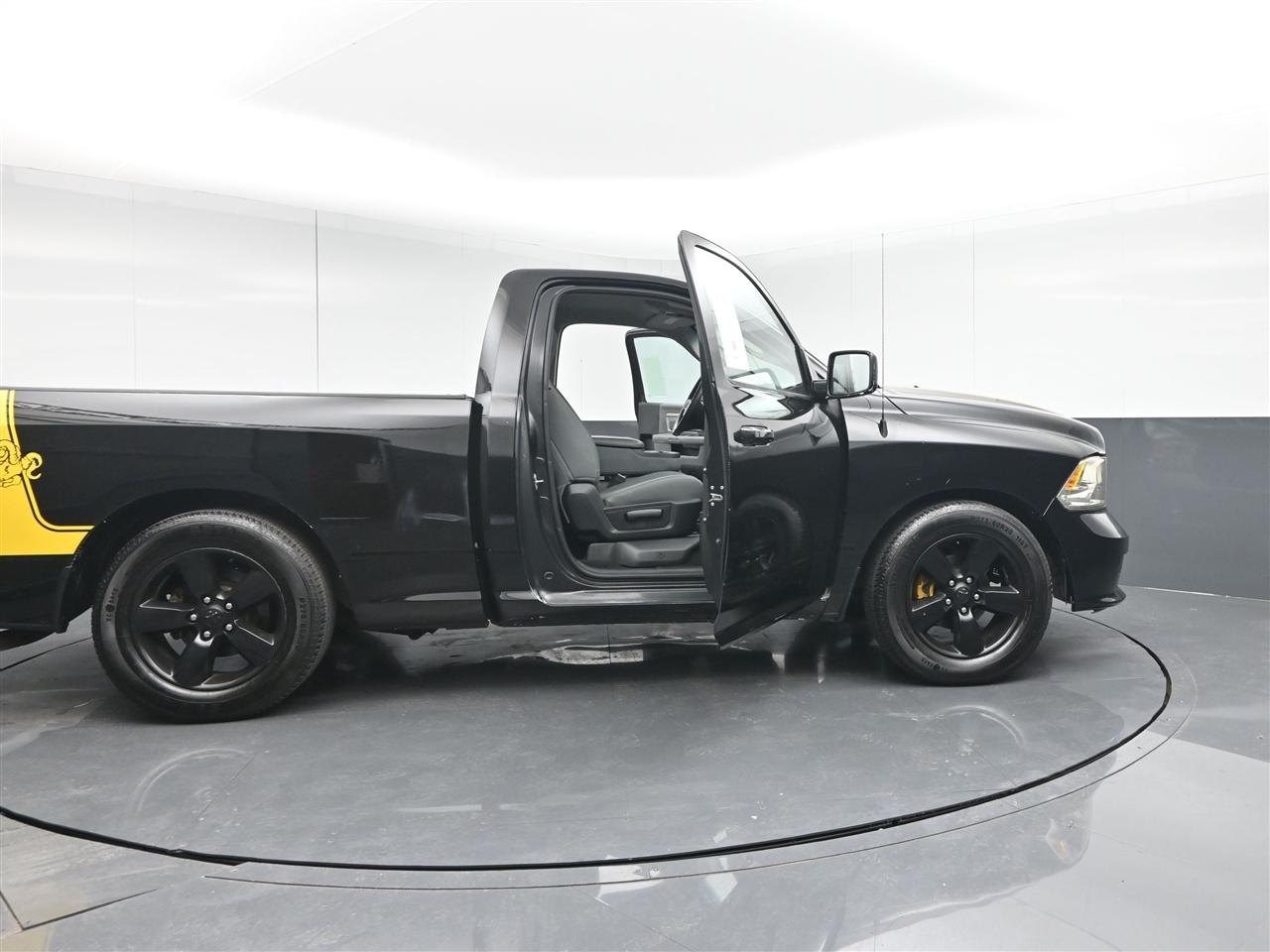 RAM 1500 Tradesman Regular Cab SWB 2WD 2018