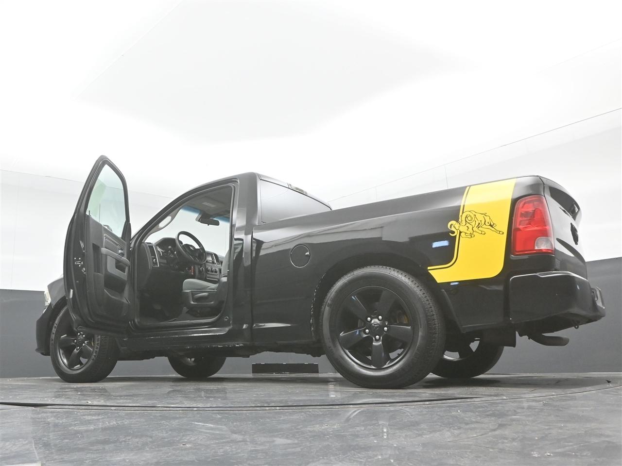 RAM 1500 Tradesman Regular Cab SWB 2WD 2018