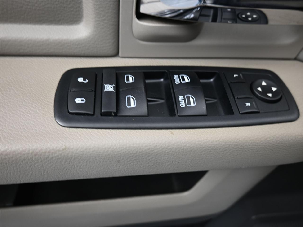 RAM 1500 SLT Quad Cab 2WD 2011