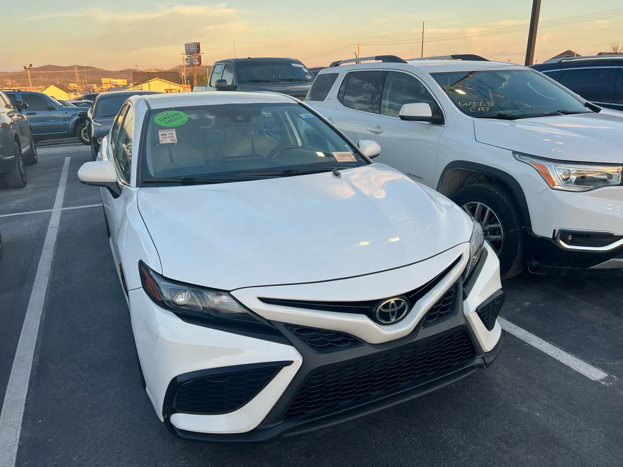 Toyota Camry SE 2021