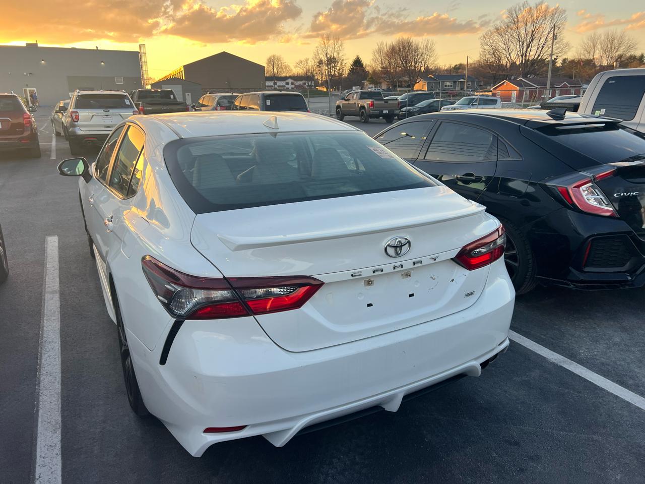 Toyota Camry SE 2021