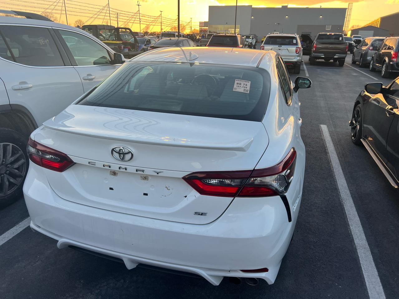 Toyota Camry SE 2021