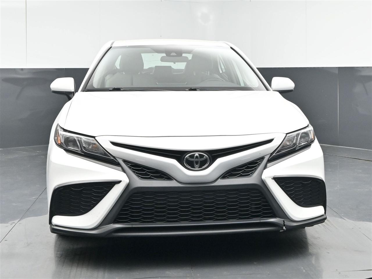 Toyota Camry SE 2021