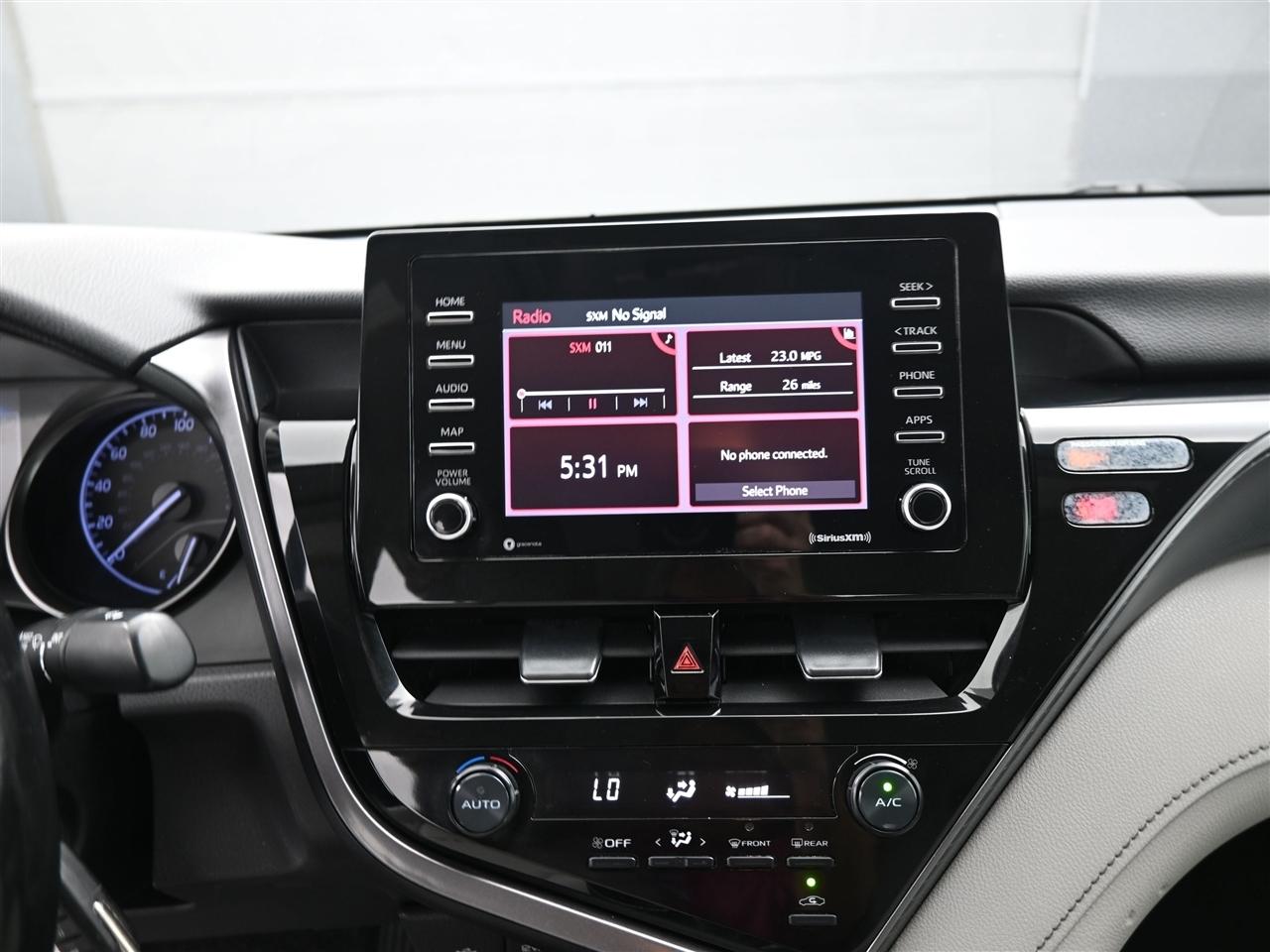 Toyota Camry SE 2021