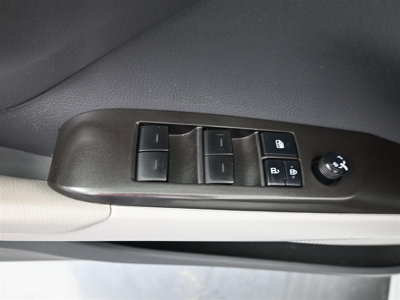 Toyota Camry SE 2021