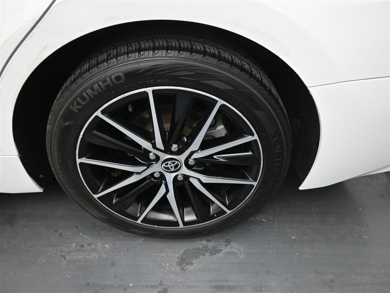 Toyota Camry SE 2021